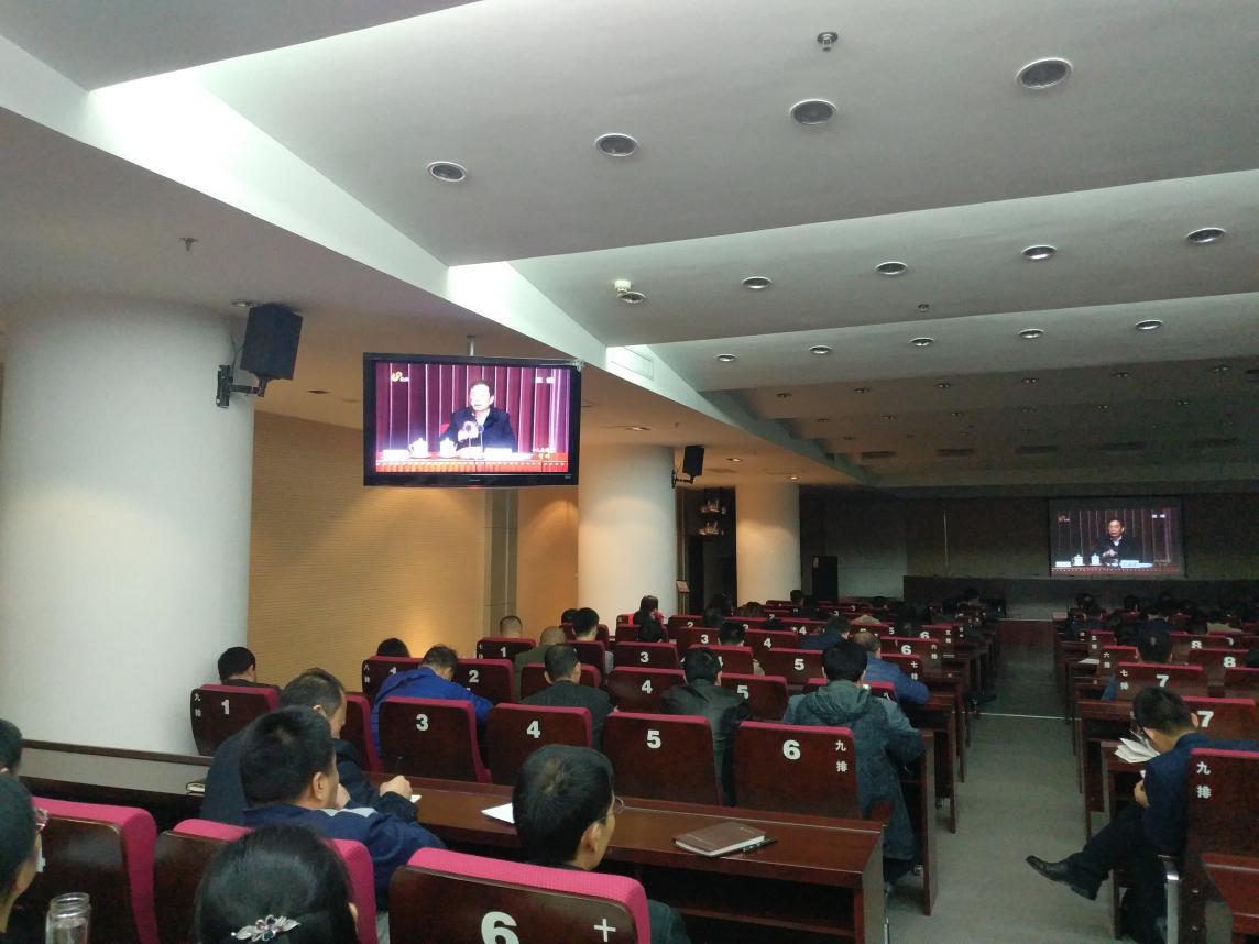 中心部分党员收看“中央宣讲团党的十九大精神报告会”2.jpg 中心部分党员收看“中央宣讲团党的十九大精神报告会”2.jpg