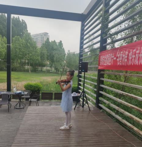 小提琴.jpg 小提琴.jpg