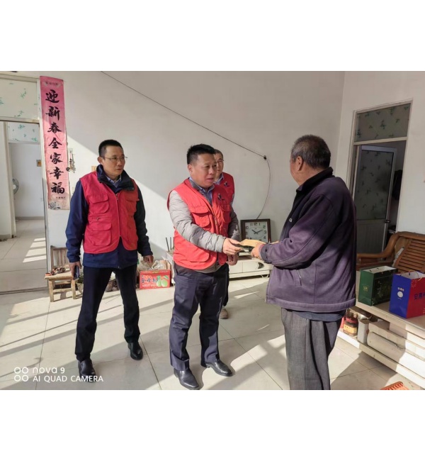 凛冬将至，温暖相伴｜中心为受资助家庭送取暖费